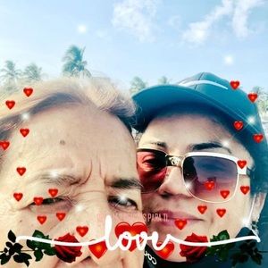 Meet your Posher, Flora